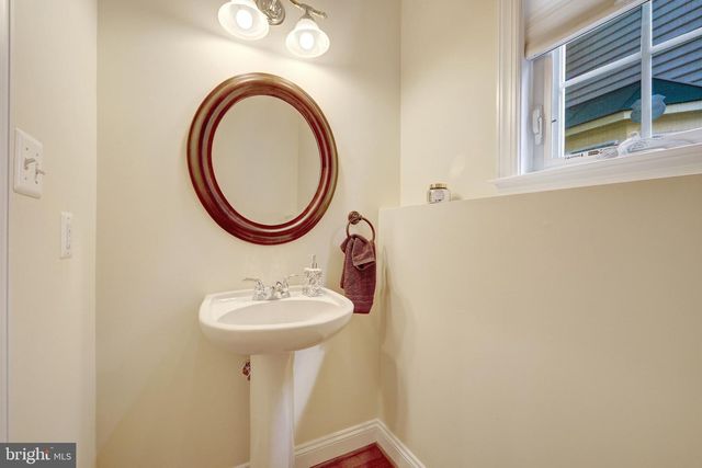 2894 SWANEE LN, Fairfax, VA 22031