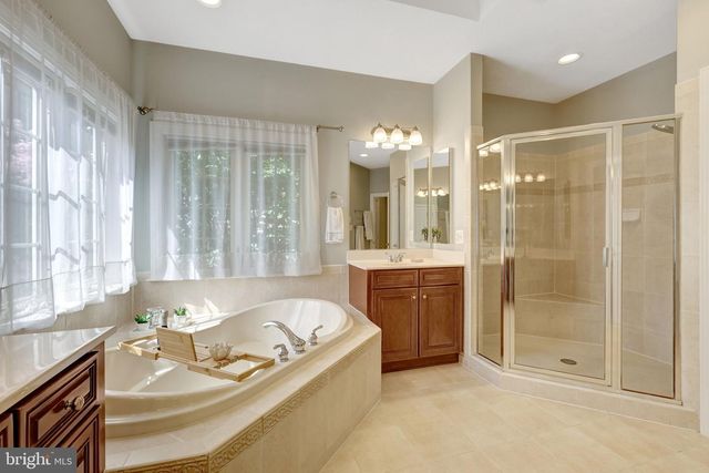 2894 SWANEE LN, Fairfax, VA 22031