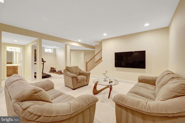 2894 SWANEE LN, Fairfax, VA 22031
