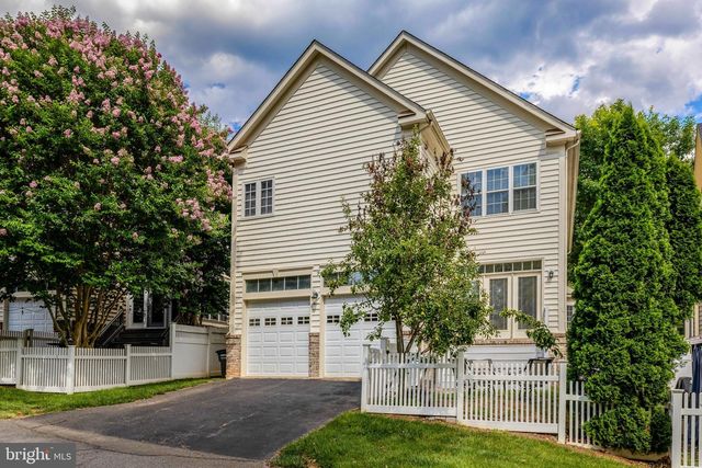2894 SWANEE LN, Fairfax, VA 22031