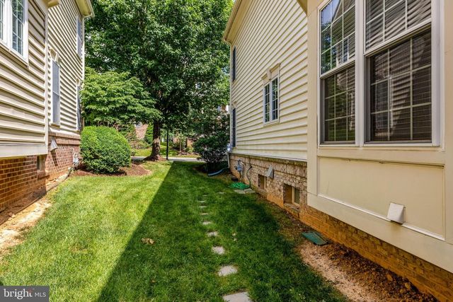 2894 SWANEE LN, Fairfax, VA 22031