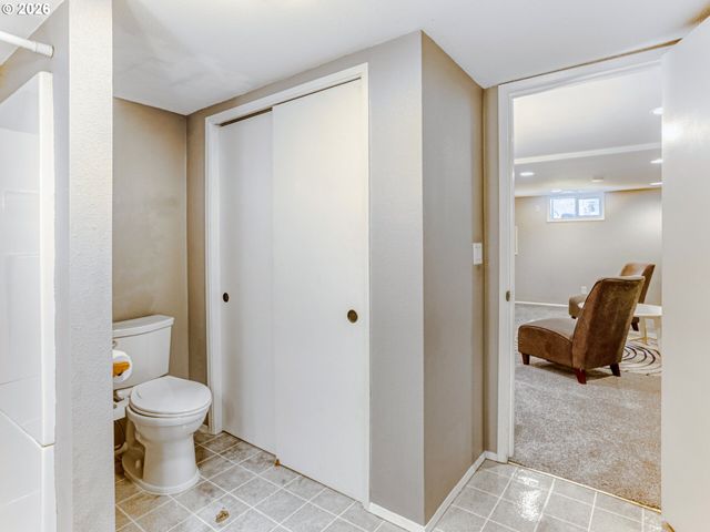 152 Ne 5TH Ave, Canby, OR 97013