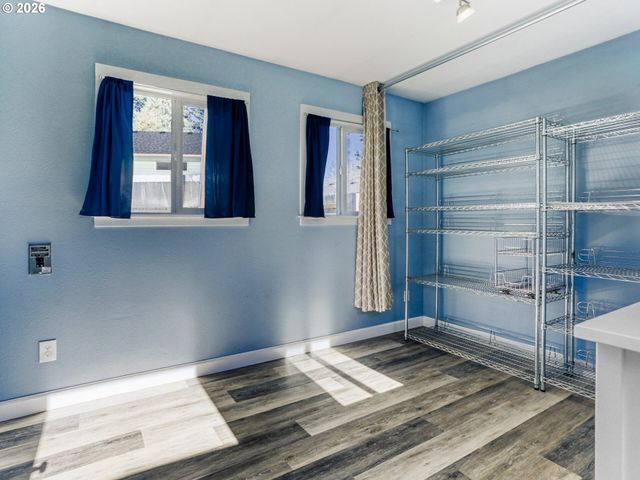 152 Ne 5TH Ave, Canby, OR 97013