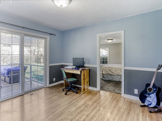 152 Ne 5TH Ave, Canby, OR 97013