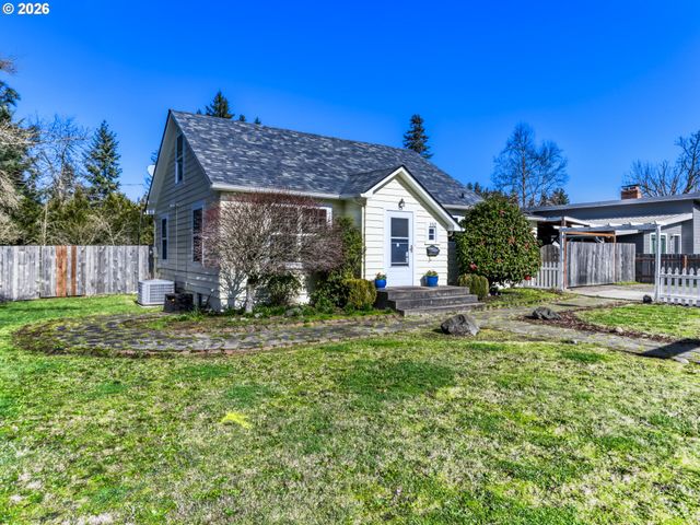 152 Ne 5TH Ave, Canby, OR 97013