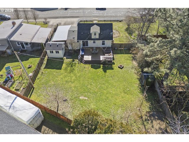 152 Ne 5TH Ave, Canby, OR 97013