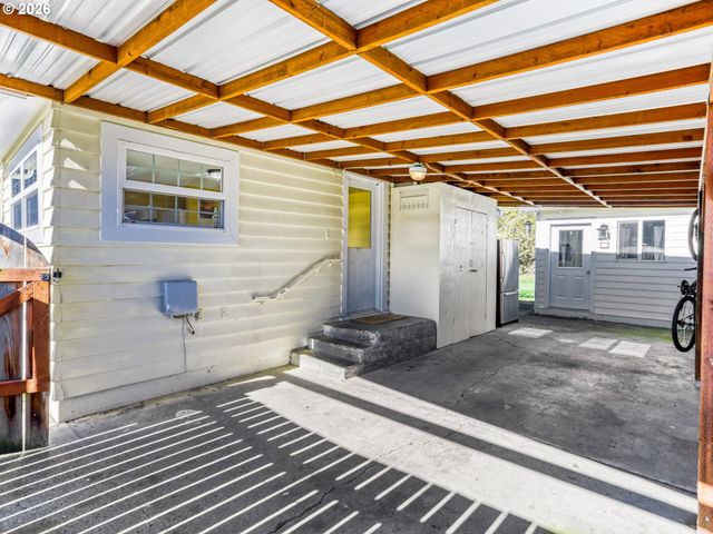 152 Ne 5TH Ave, Canby, OR 97013