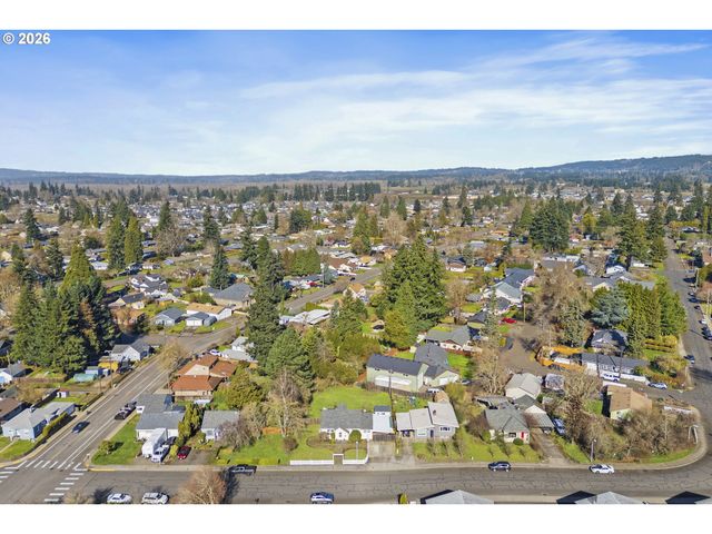 152 Ne 5TH Ave, Canby, OR 97013