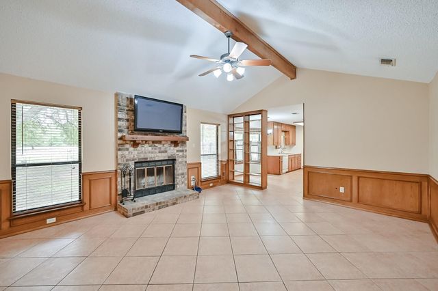 104 Hilltop Drive, Kennedale, TX 76060
