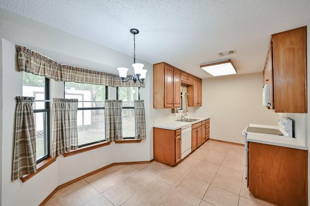 104 Hilltop Drive, Kennedale, TX 76060