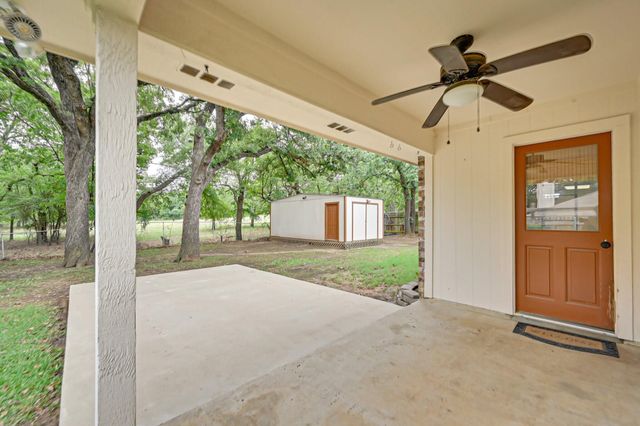 104 Hilltop Drive, Kennedale, TX 76060