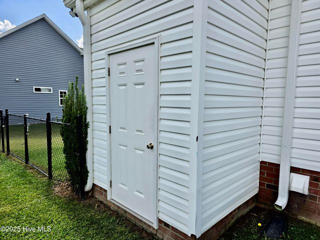 3502 Baybrooke Drive W, Wilson, NC 27893