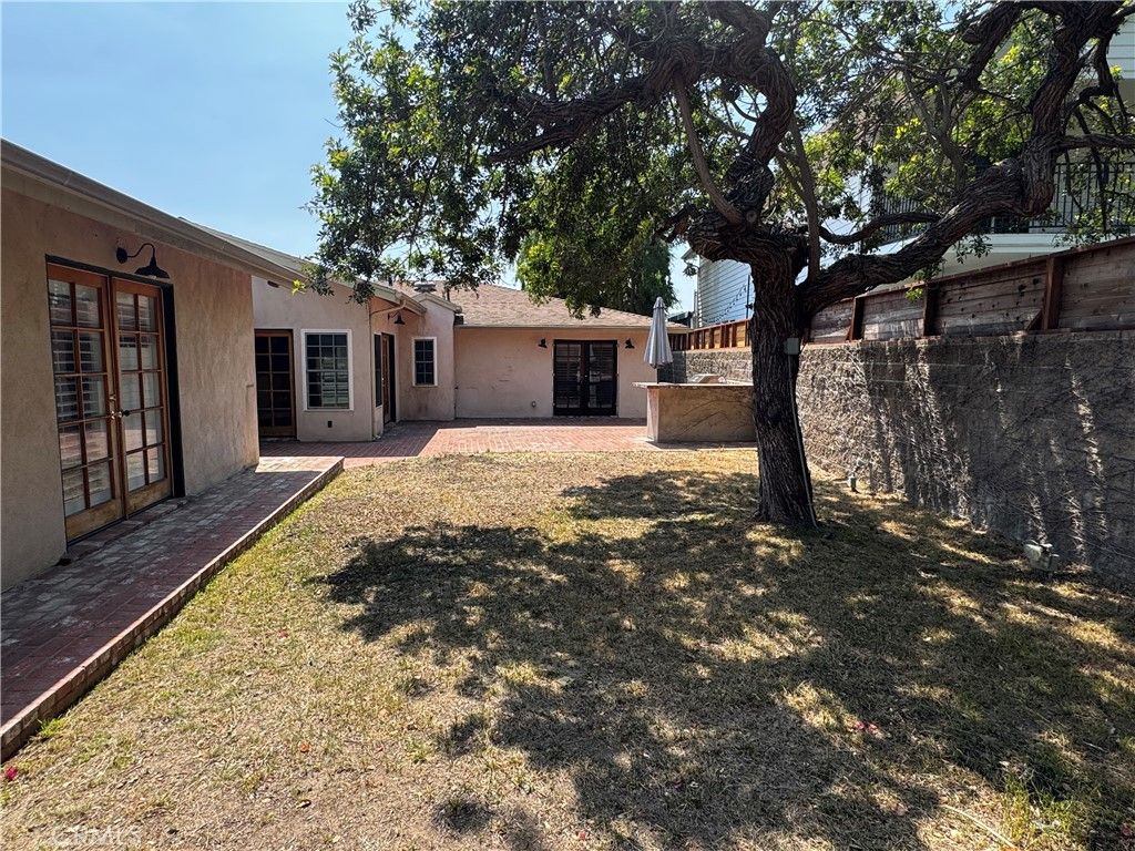 Image 11 of property listing at 3154 Vista Del Mar, Glendale, CA 91208