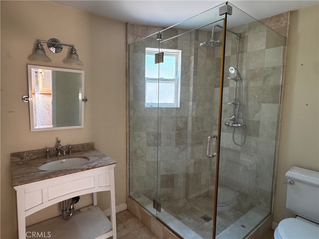 Image 13 of property listing at 3154 Vista Del Mar, Glendale, CA 91208