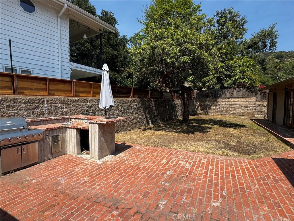 Image 14 of property listing at 3154 Vista Del Mar, Glendale, CA 91208