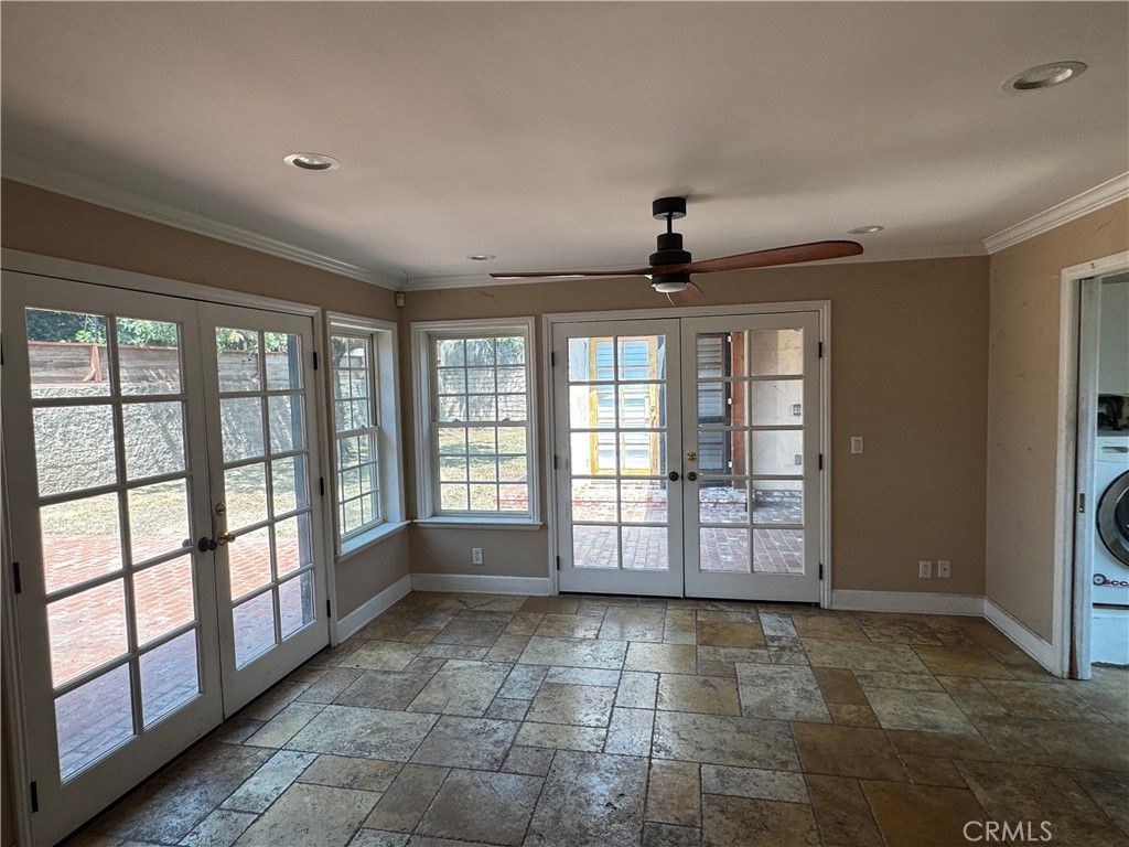 Image 8 of property listing at 3154 Vista Del Mar, Glendale, CA 91208