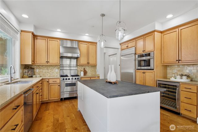 10504 NE 114th Lane, Kirkland, WA 98033