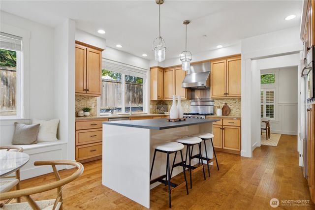 10504 NE 114th Lane, Kirkland, WA 98033