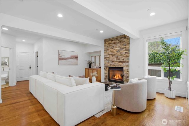 10504 NE 114th Lane, Kirkland, WA 98033