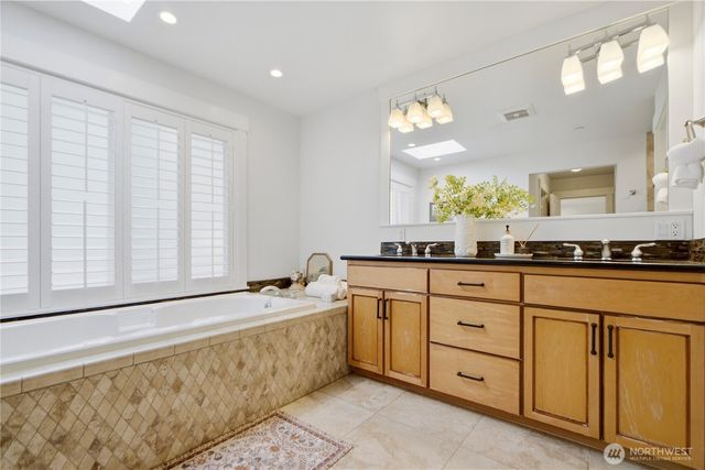 10504 NE 114th Lane, Kirkland, WA 98033