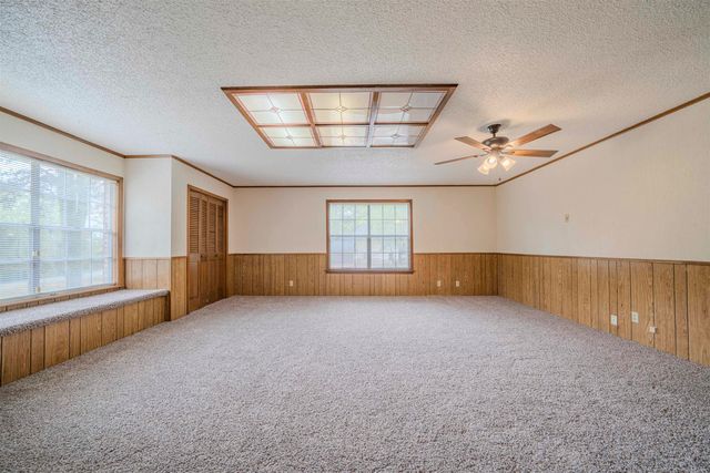 1214 W George Richey, Gladewater, TX 75647