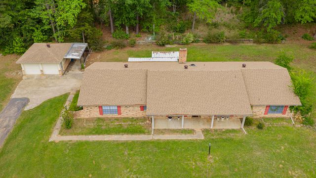 1214 W George Richey, Gladewater, TX 75647