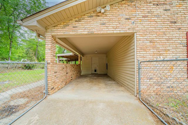 1214 W George Richey, Gladewater, TX 75647
