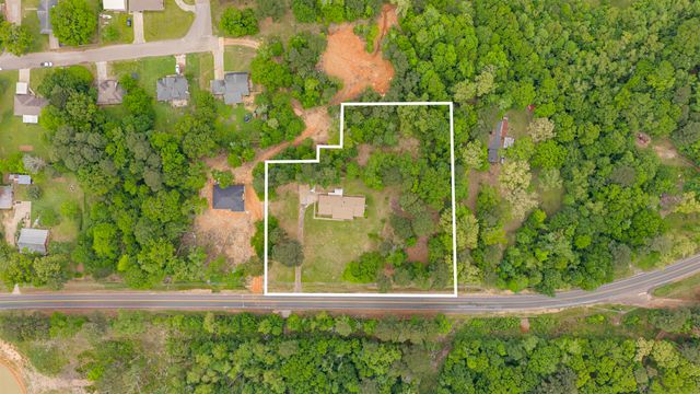 1214 W George Richey, Gladewater, TX 75647