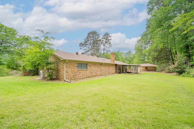1214 W George Richey, Gladewater, TX 75647