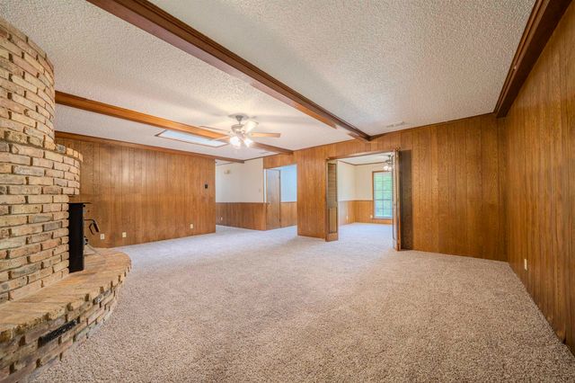 1214 W George Richey, Gladewater, TX 75647