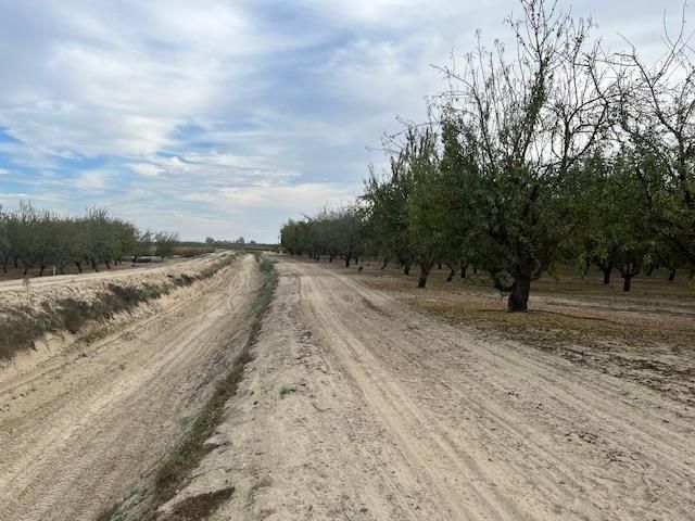 1105 E Rose Avenue, Fresno, CA 93725