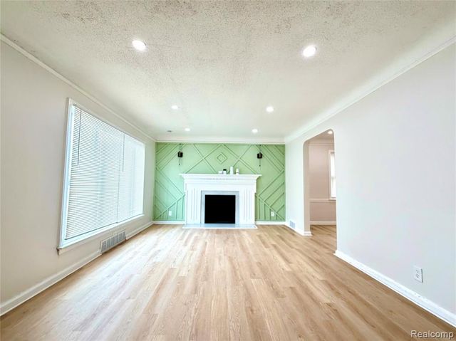 3666 Somerset Avenue, Detroit, MI 48224