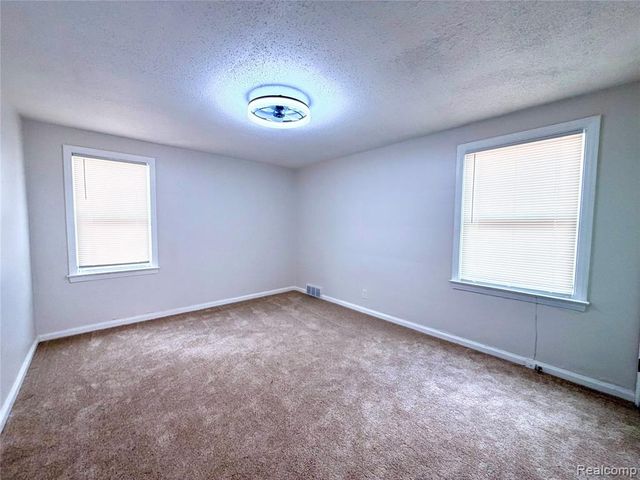 3666 Somerset Avenue, Detroit, MI 48224