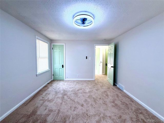 3666 Somerset Avenue, Detroit, MI 48224