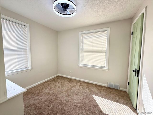 3666 Somerset Avenue, Detroit, MI 48224