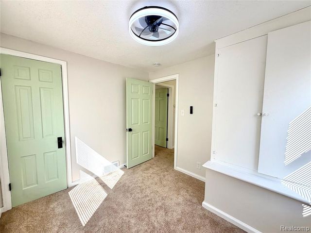 3666 Somerset Avenue, Detroit, MI 48224