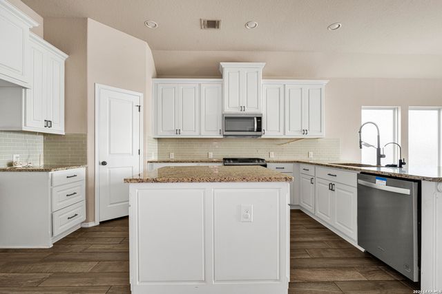 14814 Flint Gln, San Antonio, TX 78254