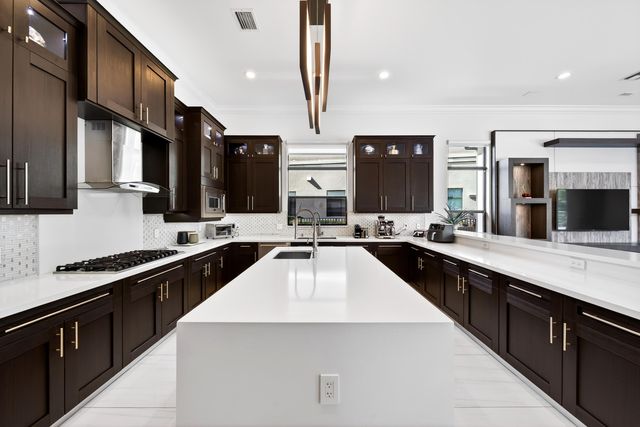 16786 Crown Bridge Drive, Delray Beach, FL 33446