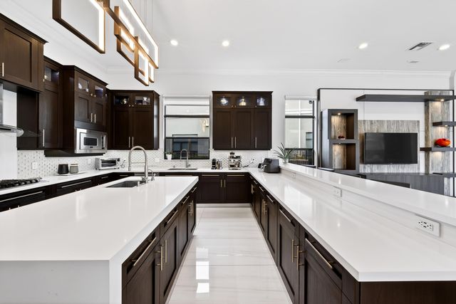 16786 Crown Bridge Drive, Delray Beach, FL 33446