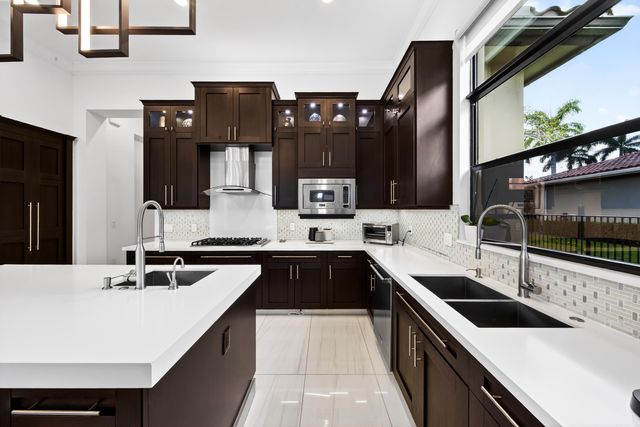 16786 Crown Bridge Drive, Delray Beach, FL 33446