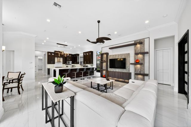 16786 Crown Bridge Drive, Delray Beach, FL 33446