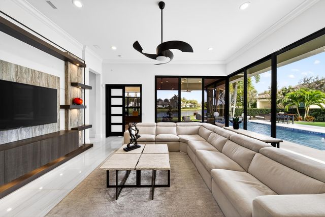 16786 Crown Bridge Drive, Delray Beach, FL 33446