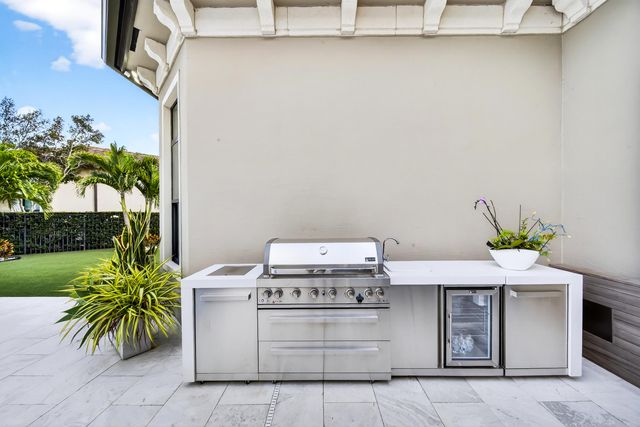 16786 Crown Bridge Drive, Delray Beach, FL 33446