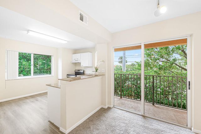 900 Scotia Drive 206, Hypoluxo, FL 33462