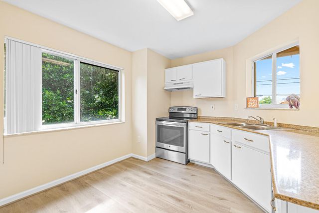 900 Scotia Drive 206, Hypoluxo, FL 33462