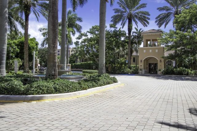 900 Scotia Drive 206, Hypoluxo, FL 33462