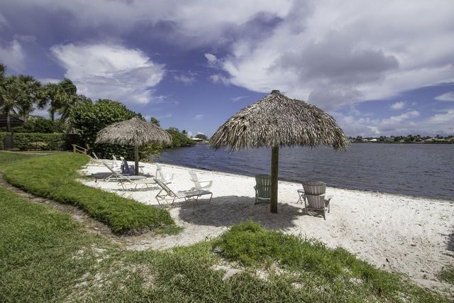 900 Scotia Drive 206, Hypoluxo, FL 33462