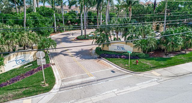 900 Scotia Drive 206, Hypoluxo, FL 33462