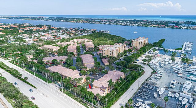 900 Scotia Drive 206, Hypoluxo, FL 33462