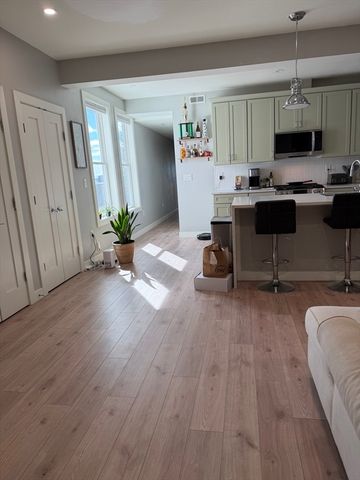 415 East 7th 2, Boston, MA 02127